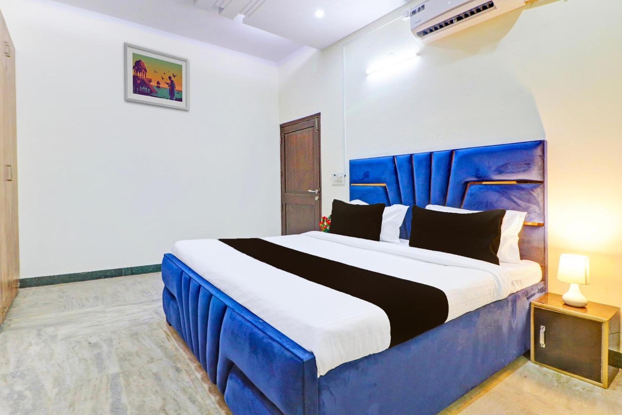 Hotel O Mansarover 3*